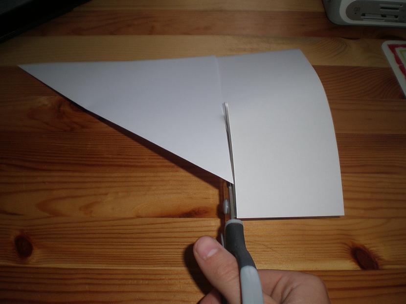 Tad nogriežam nevajadzīgo... Autors: KaaMiS13 Origami - Gulbis , Step by step