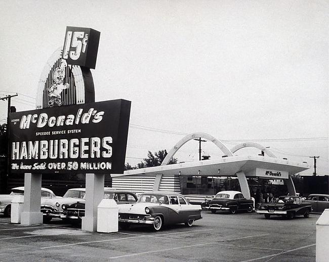 Autors: Khalifa Pirmais McDonald's restorāns