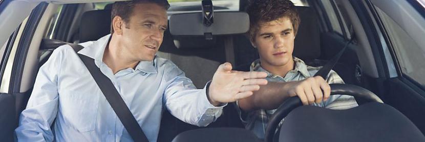 Dažās valstīs autovadītaja... Autors: Werkis2 Autovadīšanas eksāmenu nokārto 951. reizē, citam tik 100 metri jānobrauc