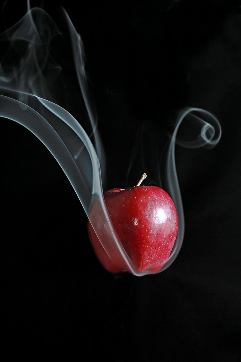 Smēķējot pie Apple datora... Autors: Laciz Fakti par Apple!