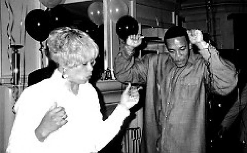 Pēc vecāku... Autors: Laciz Fakti par Dr. Dre