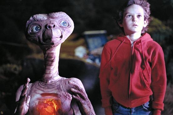 1982gadā tika uzņemta... Autors: Werkis2 Sabojāti Ziemassvētki un videospēļu industrija E.T spēles dēļ (1983.g)