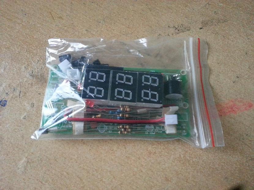 Scaronāda izskatās pati... Autors: SGTC DIY KIT elektroniskais pulkstenis