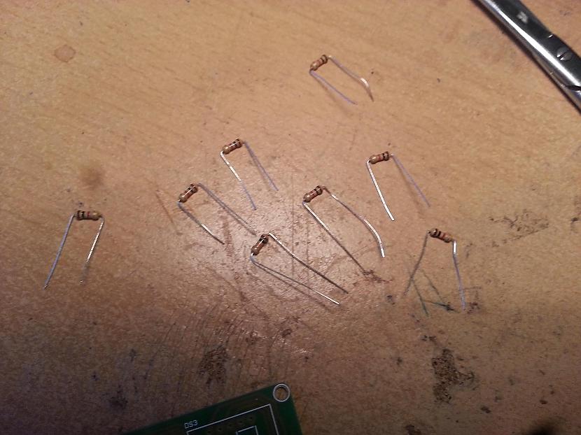 saliecu viņus uzreiz un liku... Autors: SGTC DIY KIT elektroniskais pulkstenis
