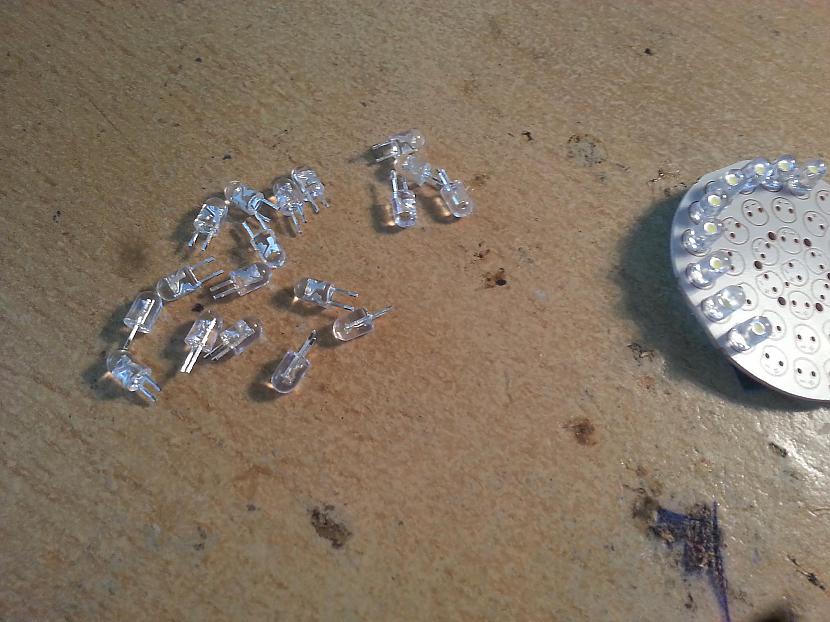 apgraizu vēl daudzas led un... Autors: SGTC DIY KIT Spuldze