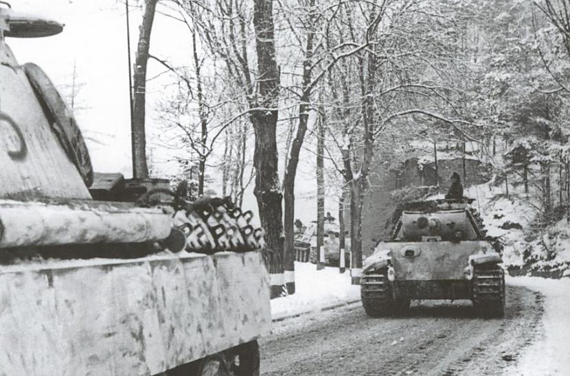 nbsp nbspPantera bija... Autors: Mao Meow Panzer 5 Pantēra - vācu atbilde PSRS T-34 tankiem
