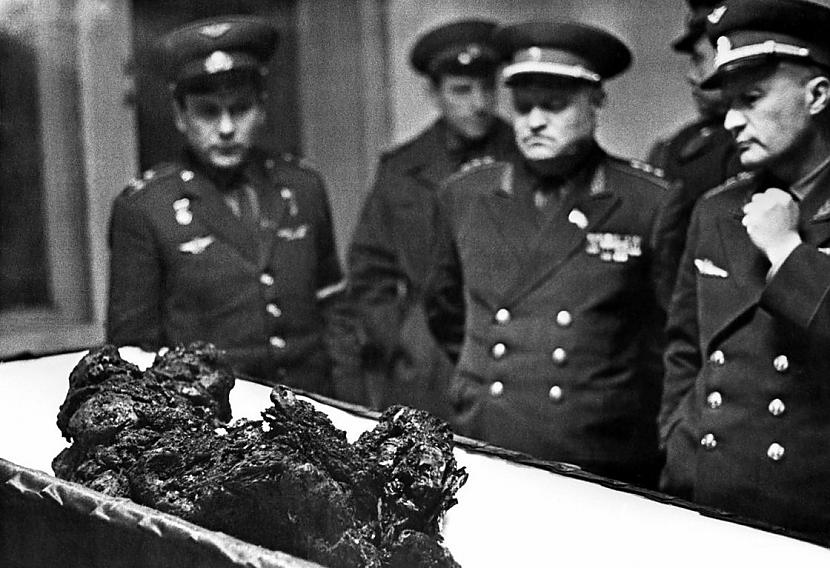 Padomju virsnieki pie vaļēja... Autors: SnYx Mazas bildes, ar lielu vēsturi. #2