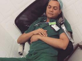 Puisis publicēja bildi ar guļošu medmāsu, bet tālāko nebija paredzējis!