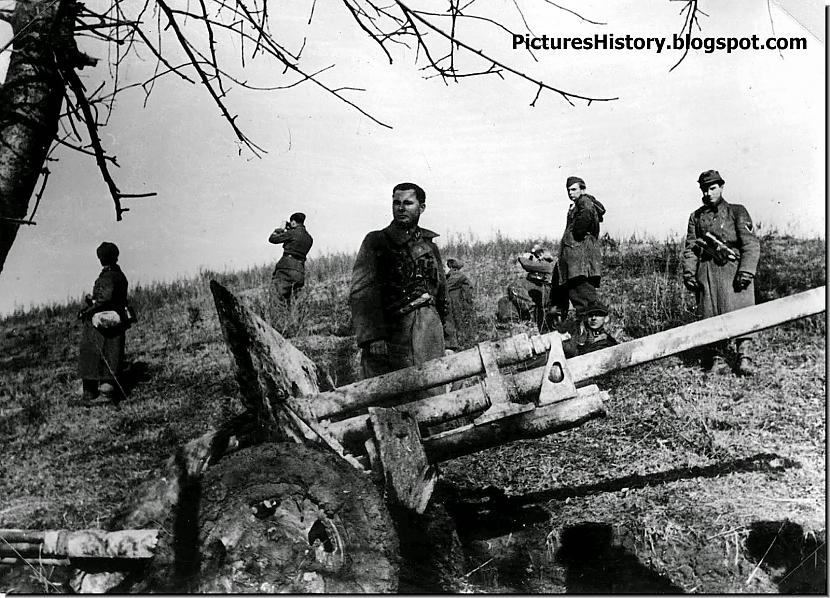 Leacuteon Degrelle ar saviem... Autors: DamnRiga Retas vēsturiskas fotogrāfijas. Otrā daļa.