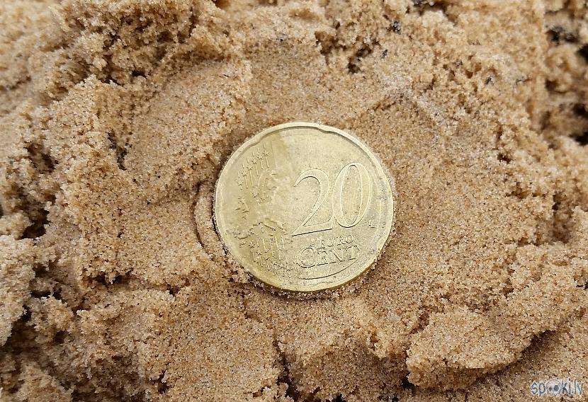 Autors: pyrathe Ar metāla detektoru pa pludmali (aprīlis 2016)