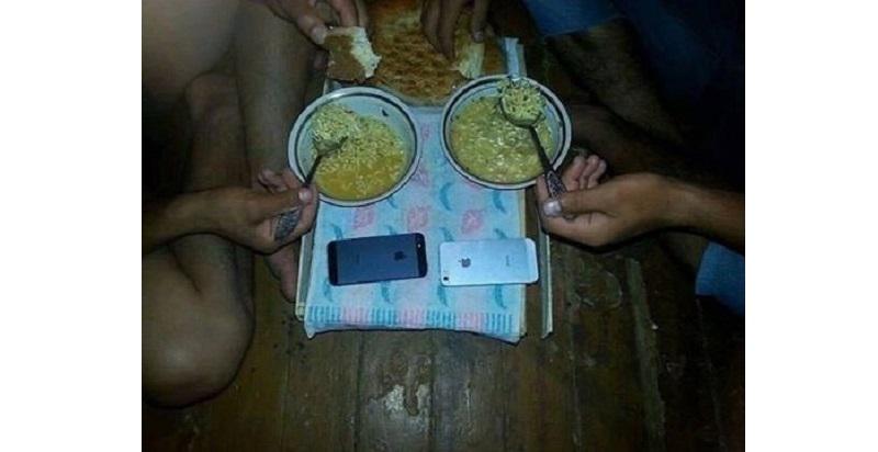 Un viss A kas tad vēl ir... Autors: Svētdiena Ja tev ir iPhone, tad tu esi kruts, bet, ja tev ir Nokia, tu esi bomzis?