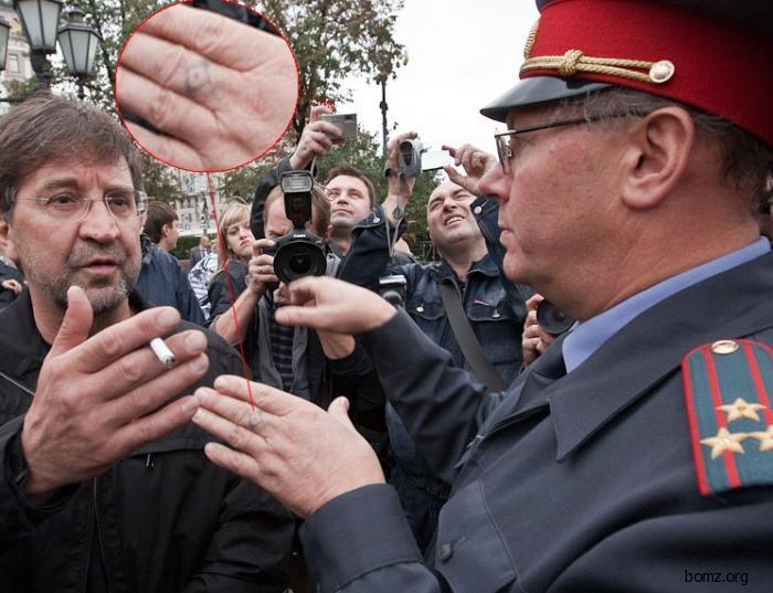 Scaronajā foto jūs redzat... Autors: Cars Putins Krievijas cietumu tetovējumi. To nozīme.