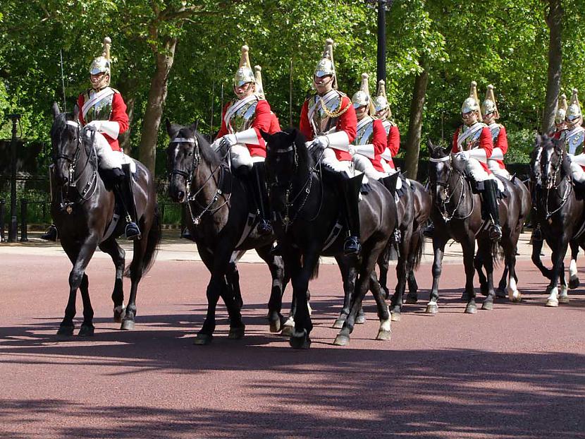 Tur arī reizēm brauca garām... Autors: blusu_kerajs Dzēšot vecās bildes (LONDONA pa fikso)
