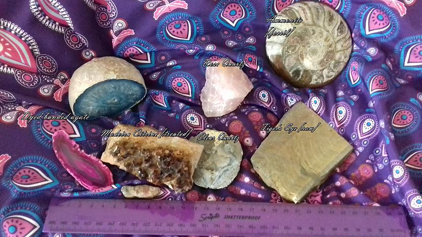 Oniksi onyx un ahāti agates... Autors: Griffith Minerālu Kolekcija + apraksti. 1