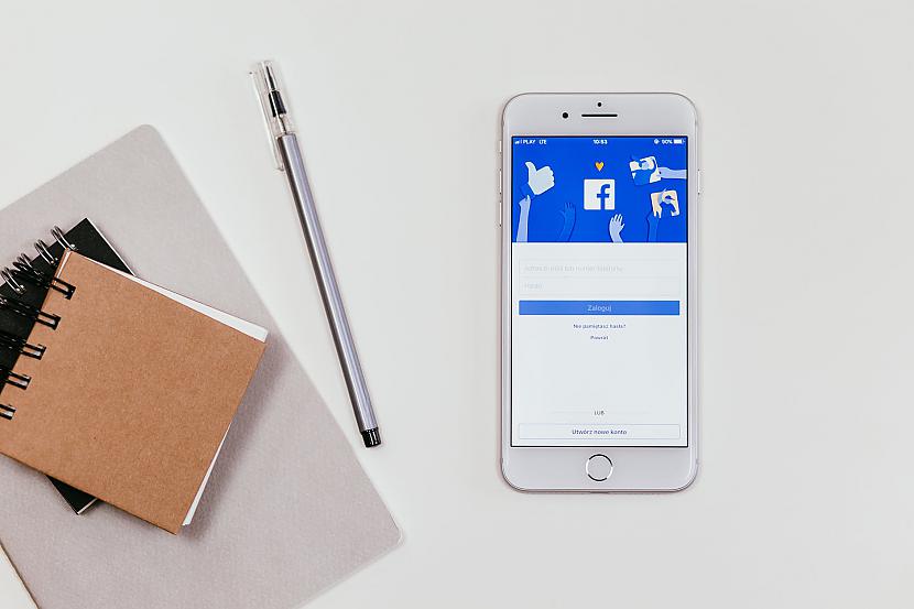 Facebook vienkārscaronais... Autors: Fosilija Internets- pašnāvību iemesls.