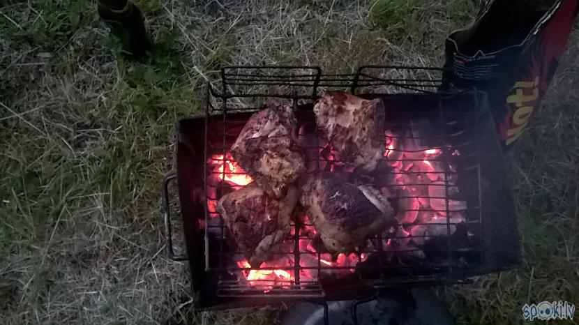 Vista kas tiek grillēta Autors: ĶerCiet Sveiki.
