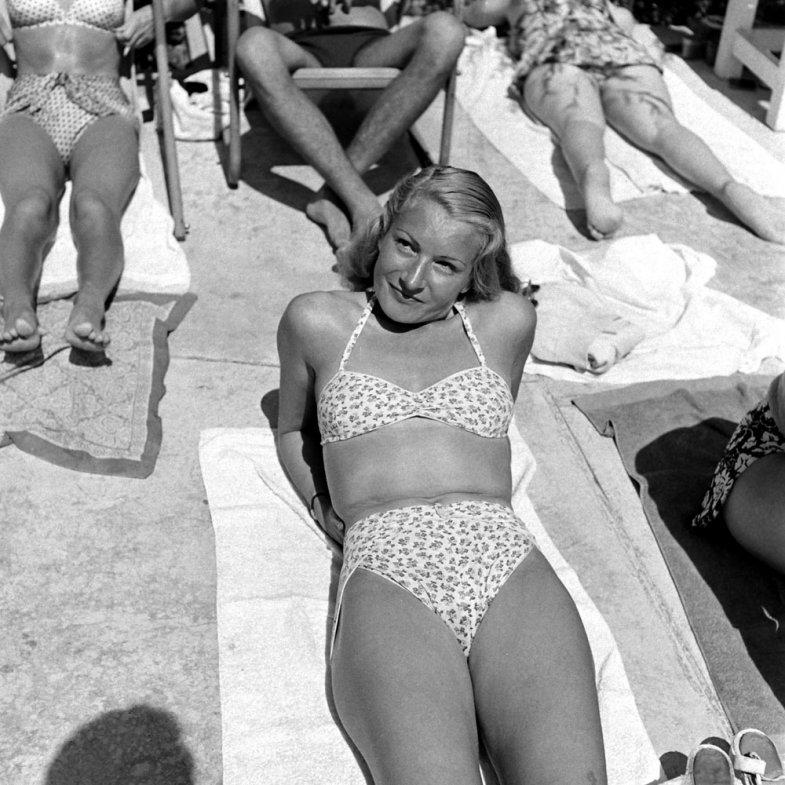 Autors: matilde Galerija: Pirms 72 gadiem pasaulē parādījās mazākais peldkostīms - bikini