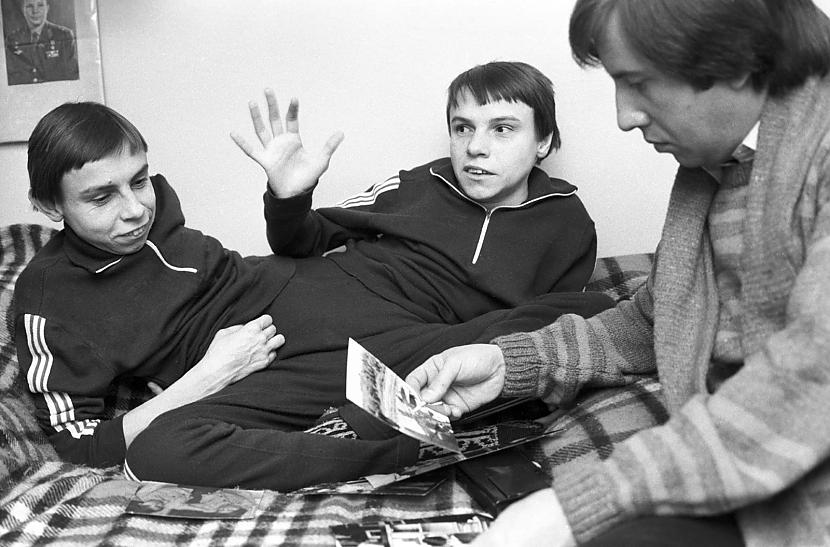 Dascarona mēģināja veikt... Autors: Artemiis Viena bija psihopāte, otra – empāte | Siāmas dvīņu Mašas un Dašas skaudrā dzīve