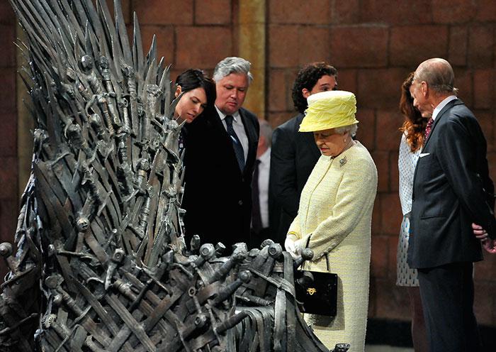 2014 gada jūnijā Karaliene... Autors: Dark Magician Vēl 10 "Game of Thrones" fakti no uzņemšanas laukuma, kurus Tu noteikti nezināji