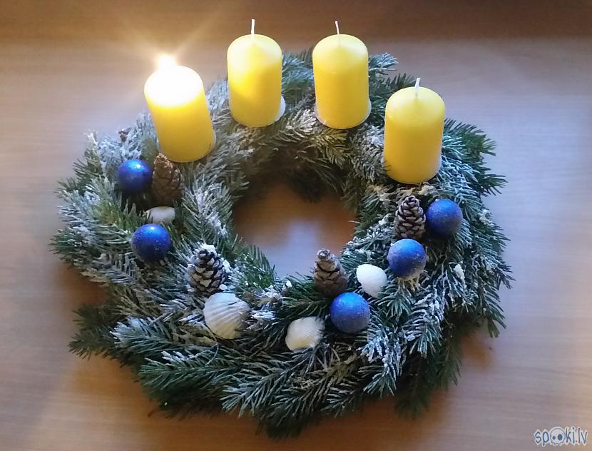 Drusku vēl uzpūtu sniedziņu... Autors: pyrathe Adventes vainaga gatavošana