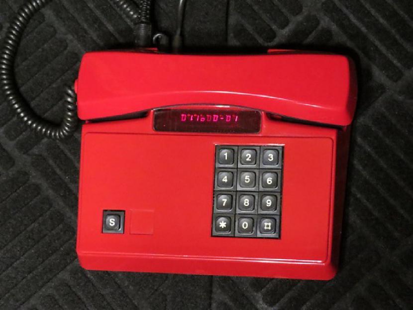 Telefons ar automātisko... Autors: pyrathe 10 lietas, kuras vēl nesen skaitījās ļoti krutas