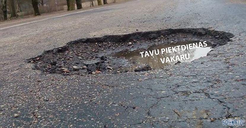 Čaka ielas bedrē var... Autors: matilde Ekskluzīvi: Ko var atrast Čaka ielas bedrēs, kamēr neviens negrib tās labot?