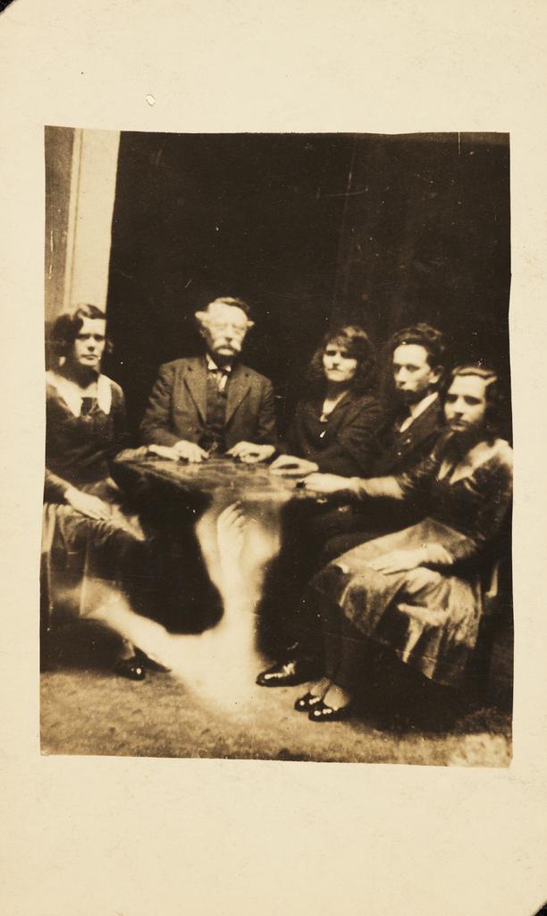 Autors: Lestets Viljama Houpa spoku fotogrāfijas