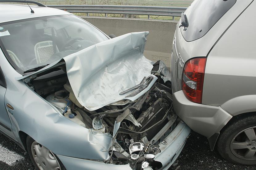 Statistika vēsta ka 75 auto... Autors: Zutēns Nebrauc DZĒRUMĀ! Dzērājšoferu bēdīgā statistika