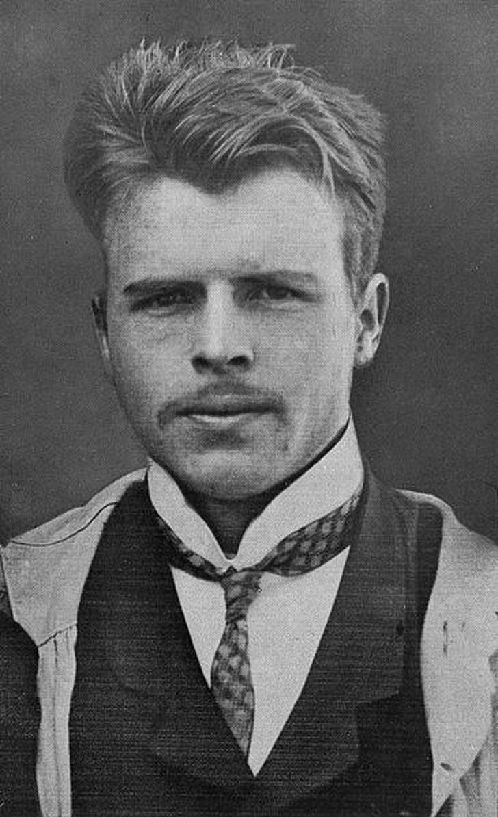 Psihiatrs Hermans... Autors: Lestets 22 vēsturiskas personības, kas būtu absolūtas sociālo tīklu zvaigznes