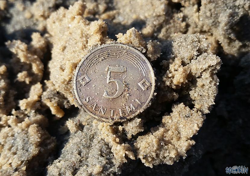 5 santīmiņi Autors: pyrathe Ar metāla detektoru pa pludmali 2019 (jūnijs)