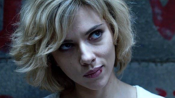 Lucy 2014LūsijaZinātniskās... Autors: mad bad sad Manas top 5 filmas + linki