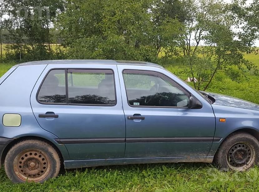 1993 gada VW Golf 3 Zināms... Autors: Dzerbudists Budžeta klases auto jebšu – kā aizbraukt uz festivālu?