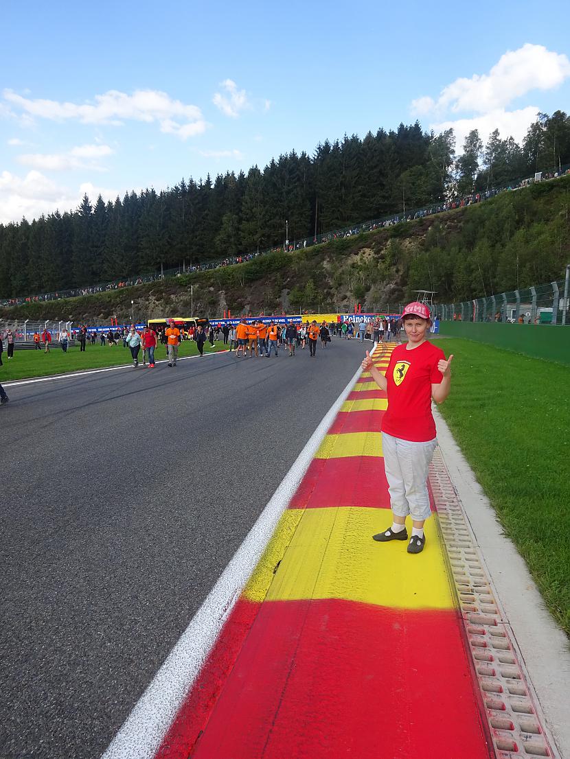Pastaiga pa Spā trasi pa to... Autors: Santa Sudakova Beļģijas GP Pirmajā Formulā.