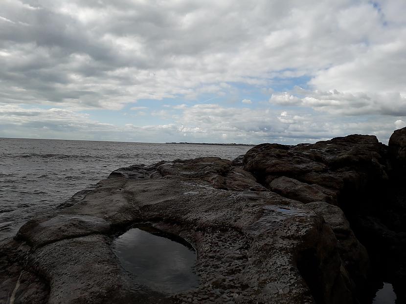 Autors: Griffith Dunraven Bay, Velsa, 7. septembris. 1/2 daļa.