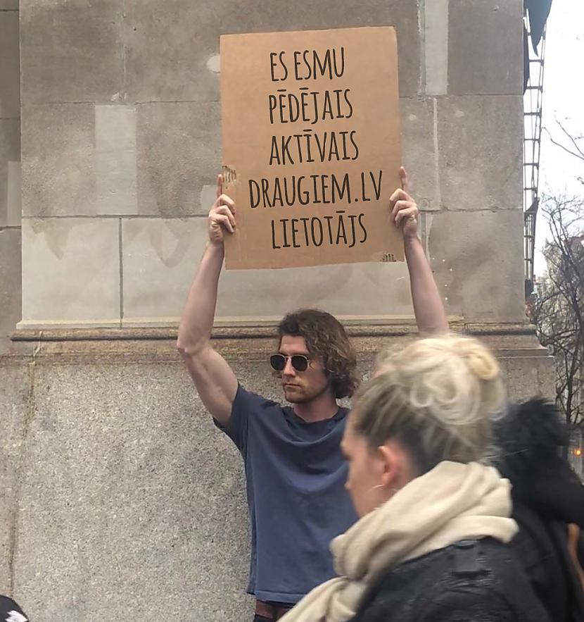 Autors: Dzerbudists Latviešiem saprotami piketu plakāti