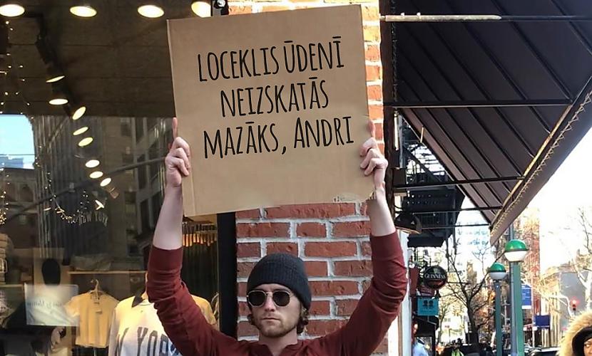 Latviešiem saprotami piketu plakāti