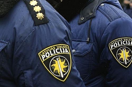 Telefonu policists Kādā... Autors: Hector Gonzalez Un kā Tu justos? No Latvijas