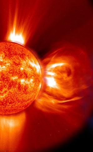 Eksplozija uz Saules Autors: revibox Ziemeļblāzma, jeb katastrofa tuvojas.