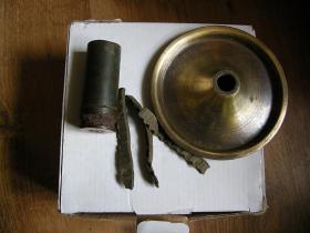 ''Trench art'' stila svečturis