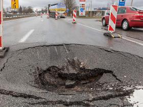 Ko darīt, ja bedrē pārsit riepu?