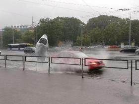 Šokējoši kadri no Rīgas plūdiem