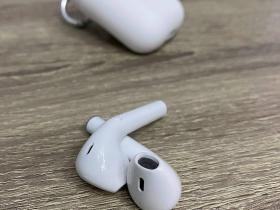 I9s TWS "AirPods" kopija par budžeta cenu.