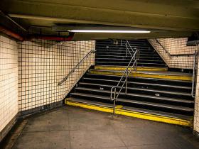 Kā dzīvo pamesto Ņujorkas metro tuneļu «kurmju cilvēki»